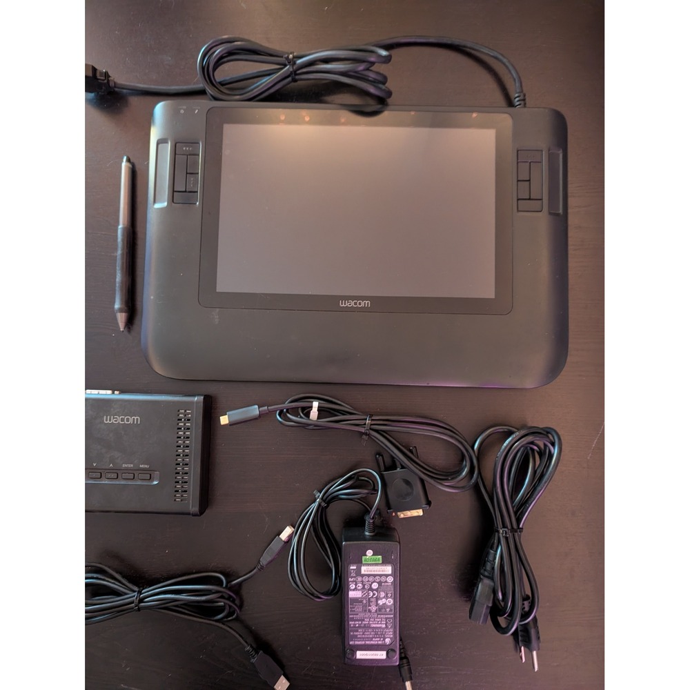 Wacom Cintiq 12WX DTZ-1200W/G Interactive Pen Display Graphics Tablet Bundle